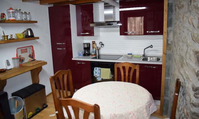 Planoles Hotel | Holiday Home Carrer De La PlaÇa