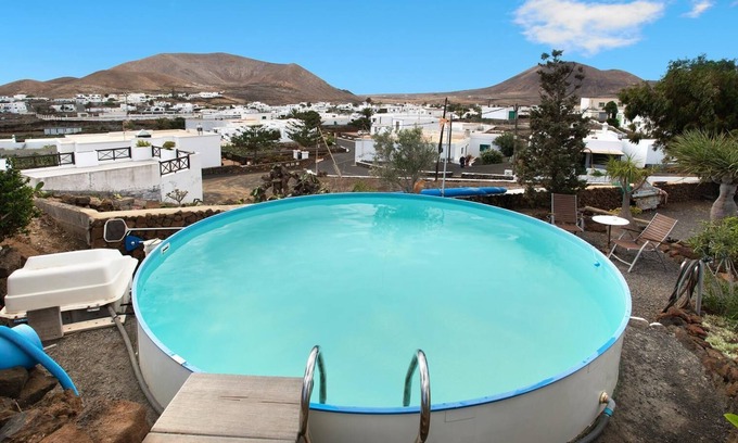 Guatiza Casa | Casa Caldereta con vistas a la montaña, piscina, Wi-Fi y terraza