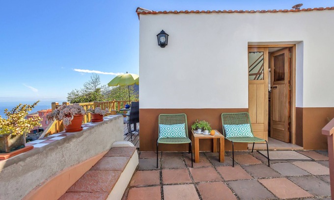 La Orotava Casa | Casa de Teja con vista al mar, vista a la montaña, Wi-Fi, terraza y jardín; admite mascotas