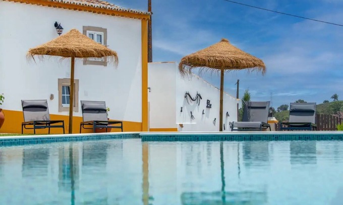 Loule Casa | Casa de vacaciones 'Casa Do Avô - Vale Luís Neto' con vistas a la montaña y aire acondicionado