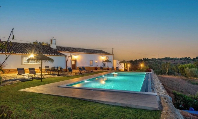 Loule Casa | Casa de vacaciones 'Casa Do Forno - Vale Luís Neto' con vistas a la montaña y aire acondicionado