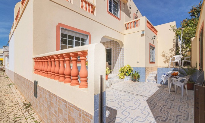 Estombar Casa | Casa de vacaciones 'Casa Do Sol - Estombar' con jardín privado, balcón y Wi-Fi
