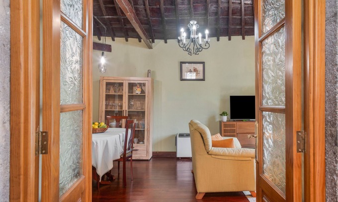 Santa Brígida Casa | Casa de vacaciones 'Casa Isabel' con vistas a la montaña, terraza privada y Wi-Fi