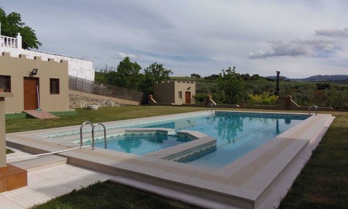 Arriate Casa | Casa de vacaciones Casa José Romero con vistas a la montaña, piscina y Wi-Fi