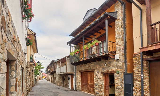 Molinaseca Casa | Casa de vacaciones 'Casa María' con terraza privada y Wi-Fi