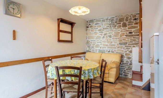 San Marcello Piteglio Casa | Casa de vacaciones 'Casa Mary' con vistas a la montaña y jardín privado