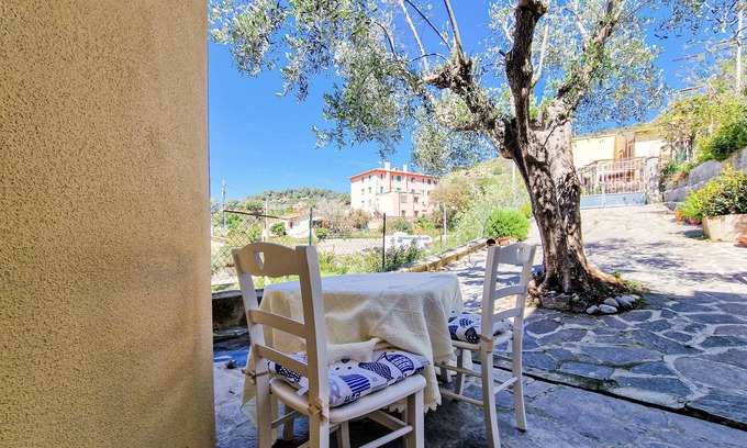 Bagnaia Casa | Casa de vacaciones 'Casa Marisa' con terraza privada, balcón y aire acondicionado