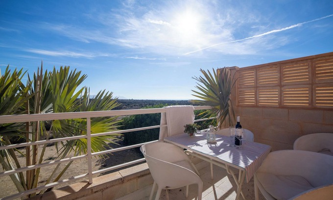 Retamar Casa | Casa de vacaciones "Casa Minuni" con vistas al mar, terraza, balcón, aire acondicionado y Wi-Fi