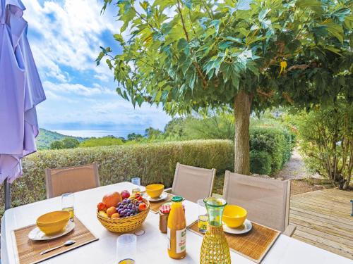 Santa Giulia Casa | Holiday Home Casa Murticcio 2 by Interhome