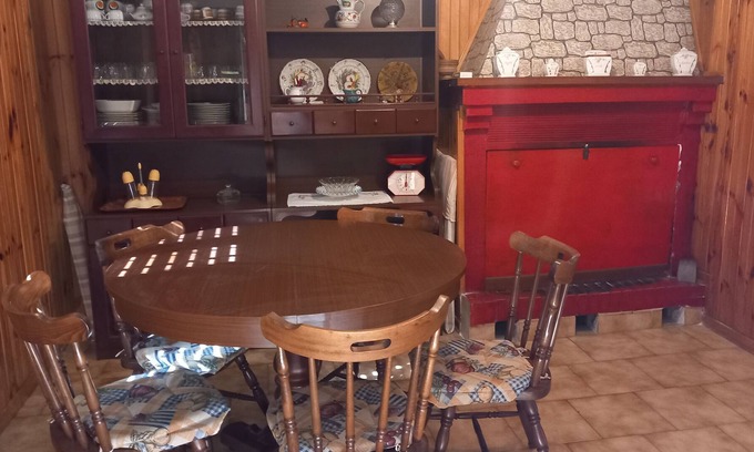 Polino Casa | Casa de vacaciones 'Casa Otello' con vistas a la montaña y terraza privada