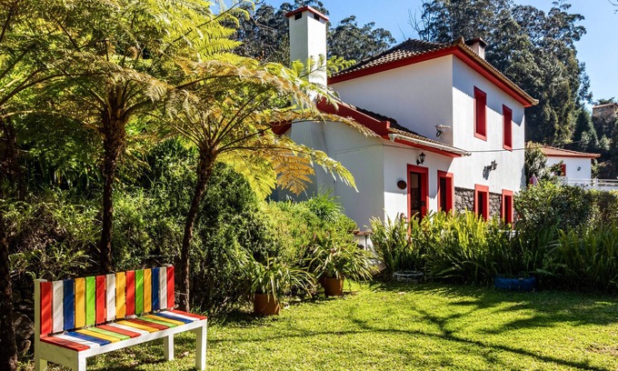 Camacha Casa | Casa de vacaciones "Casa Pinheiro" con vistas a la montaña, jardín y Wi-Fi