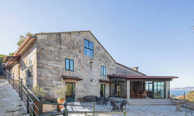 Bueu Casa | Casa de vacaciones 'Casa Torrevella' con vistas a la montaña, Wi-Fi y aire acondicionado