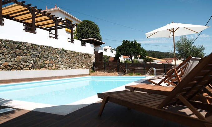 Vila Nova de Poiares Casa | Casa de vacaciones 'Casalinho Do Chafariz' con vistas a la montaña, Wi-Fi y aire acondicionado