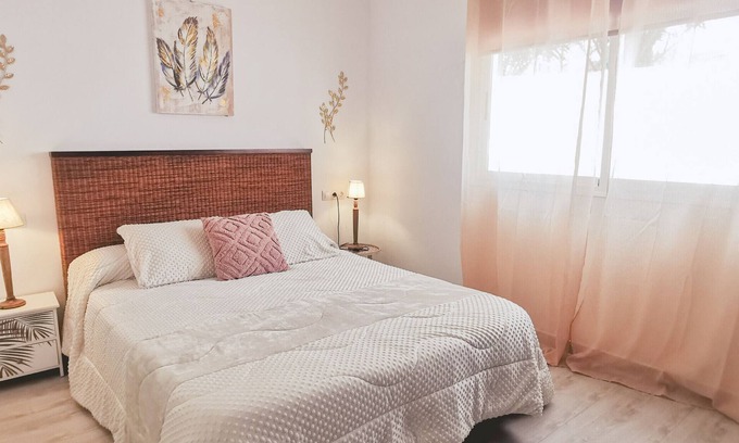 Nazaret Casa | Casa "Cernicalo" con vistas a la montaña, jardín y Wi-Fi