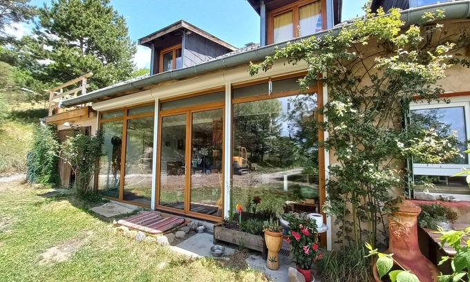 Puy-Sanieres Casa | Casa de vacaciones "Charmante Maison Familliale Lac" con vistas al lago y jardín privado