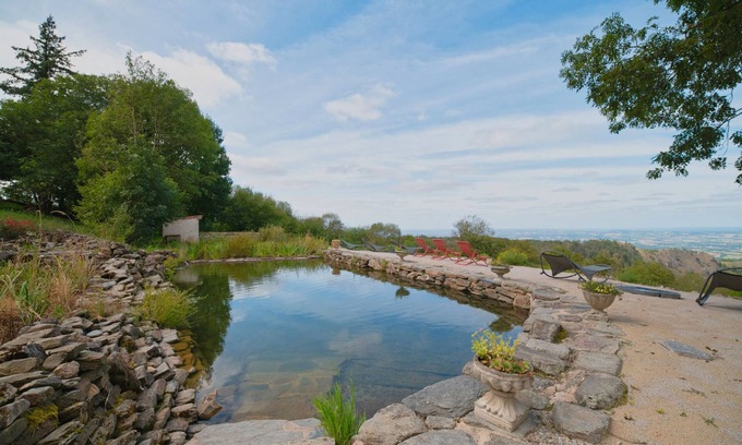 Dourgne Casa | Casa de vacaciones 'Charmante Et Élégante Ferme Rénovée' con vistas al lago, piscina y Wi-Fi