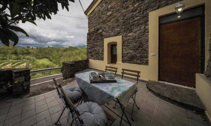San Terenzo Monti Casa | Casa de vacaciones 'Chiarissima Dei Venti' con vistas a la montaña, terraza privada y Wi-Fi