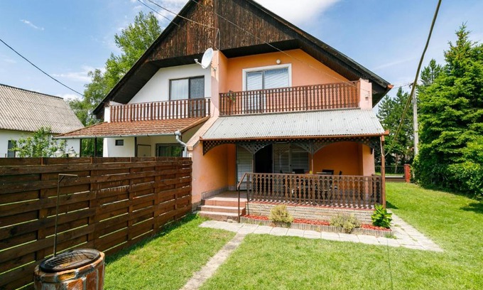 Balatonmariafurdo Casa | Holiday Home Clematis