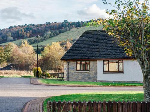 Drumnadrochit Casa | Holiday Home Coiltie House by Interhome