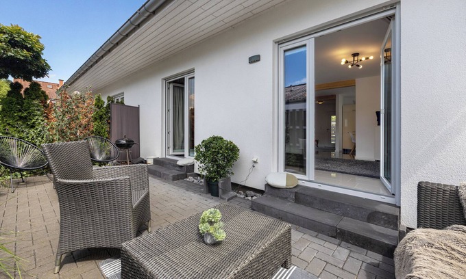 Henstedt-Ulzburg Casa | Casa de vacaciones 'Dhh Im Norden Hamburgs Am Moor' con terraza y Wi-Fi