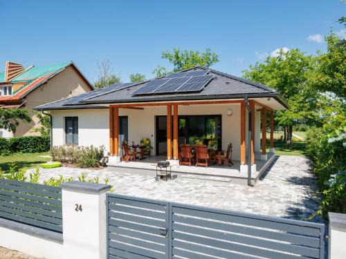 Balatonszarszo Casa | Holiday Home Daniel by Interhome