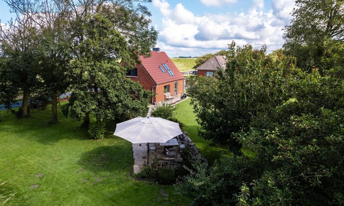 Hedwigenkoog Casa | Holiday home Deichkind 25 - lovingly renovated, quiet location, for families