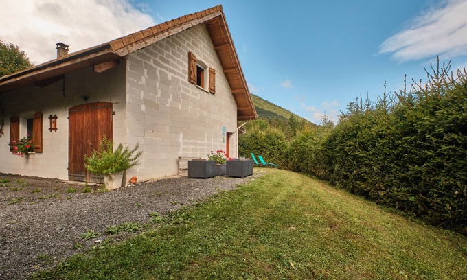 Treminis Casa | Casa de vacaciones 'Des Granges' con vistas a la montaña, terraza privada y Wi-Fi