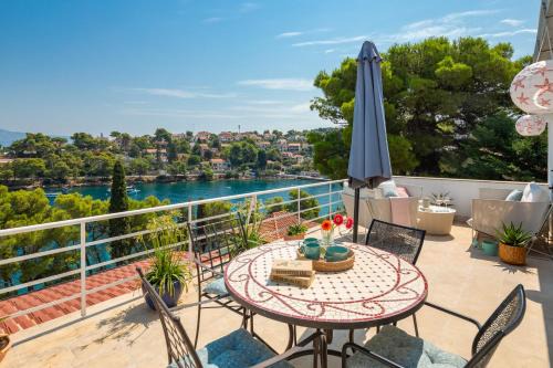 Splitska Casa | Holiday Home Dora
