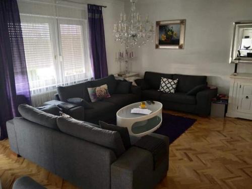 Dugo Selo Casa | Holiday Home Dugo Selo M&A - Five Bedroom Holiday Home with Terrace