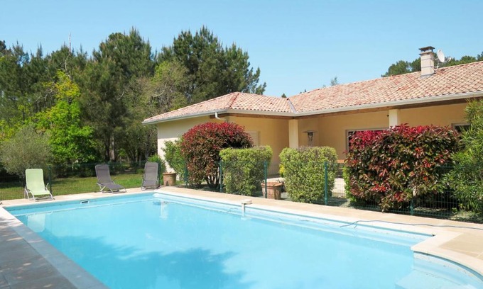 Grayan-Et-L'Hopital Casa | Holiday Home Eugénie by Interhome