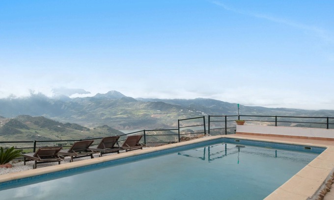 El Gastor Casa | Casa de vacaciones 'El Mirador De La Luna' con vistas al lago, piscina privada y Wi-Fi