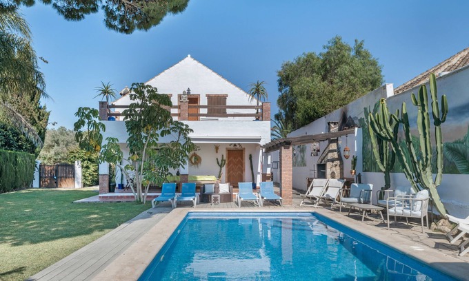 Zahora Casa | Casa de vacaciones "El Rincón Del Che" con piscina privada, jardín y Wi-Fi