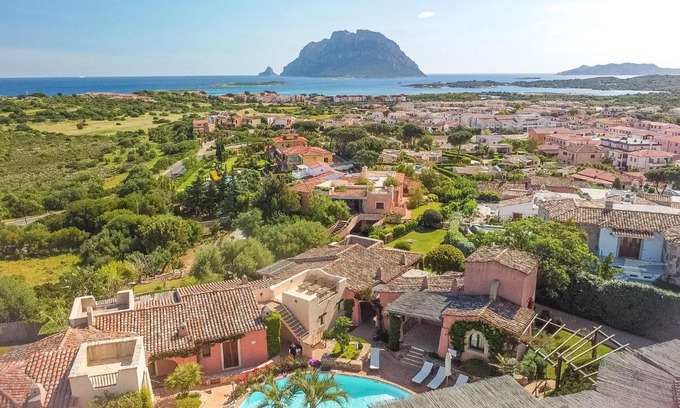 Porto San Paolo Casa | Holiday Home Erica 22 - Vista Village by Interhome