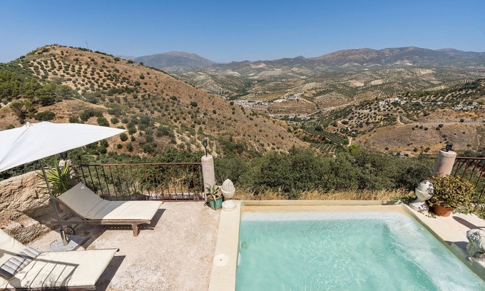 Algarinejo Casa | Casa de vacaciones 'Ermita De Las Eras' con vistas a la montaña, Wi-Fi y aire acondicionado