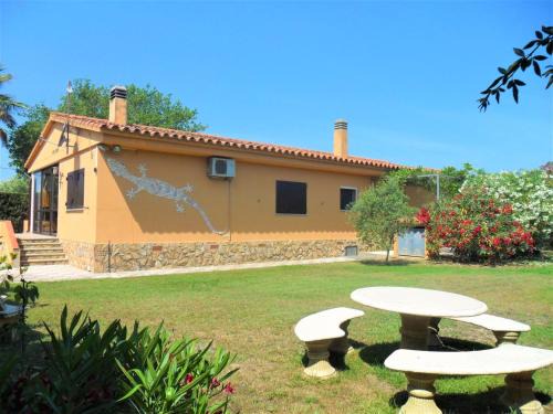 L'Escala Casa | Holiday Home Don Felipe by Interhome