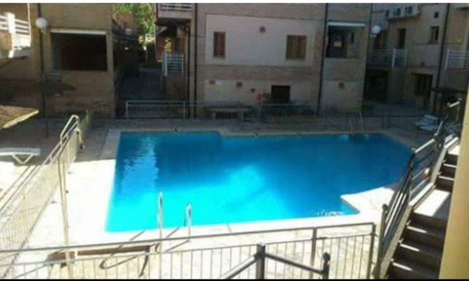 Arroyo Frio Casa | Casa de vacaciones "Escapada Relax" con vistas a la montaña, piscina compartida y aire acondicionado
