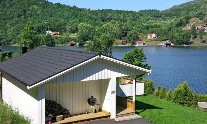 Lyngdal Casa | Holiday Home Espeøya by Interhome