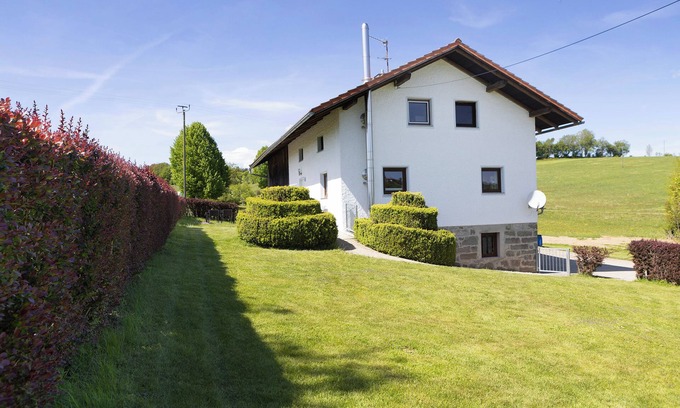 Bierhuette Casa | Casa de vacaciones 'Ferienhaus Kreuzbergblick' con vistas a la montaña, terraza privada y Wi-Fi