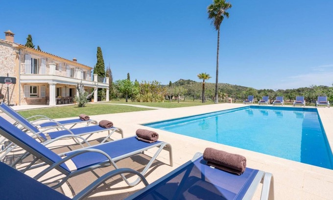 Capdepera Casa | Casa de vacaciones 'Finca Canyamel Golf Beach' con vistas a la montaña, piscina privada y Wi-Fi