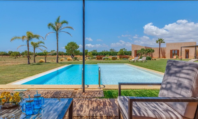 Campos Casa | Casa de vacaciones 'Finca Thalassa' con vistas a la montaña, Wi-Fi y aire acondicionado