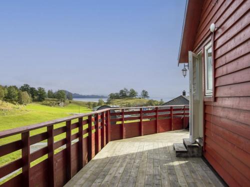 Tysnes Casa | Holiday Home Fjordglytt by Interhome