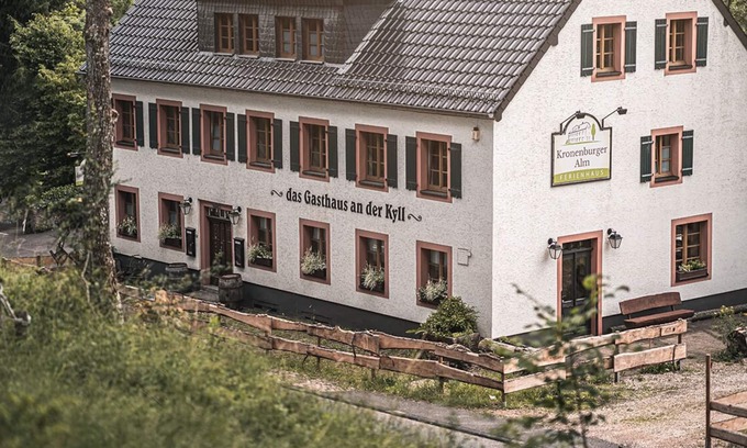 Kronenburg Casa | Holiday home for 22 guests with 400m² in Kronenburg (181999)