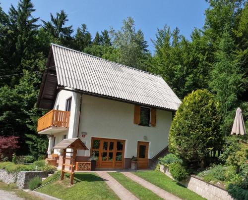 Predjama Casa | Holiday Home Forest Peace, Lavrovec