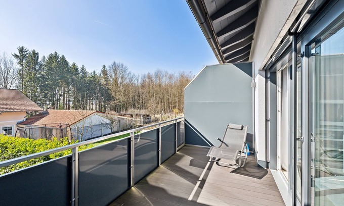 Traunreut Casa | Holiday Home 'Forest Sun' with Mountain View, Private Terrace and Wi-Fi