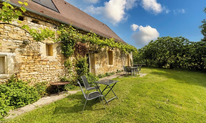 Auriac-du-Perigord Casa | Casa de vacaciones 'Maison De Vacances Chêne' con terraza privada y jardín privado