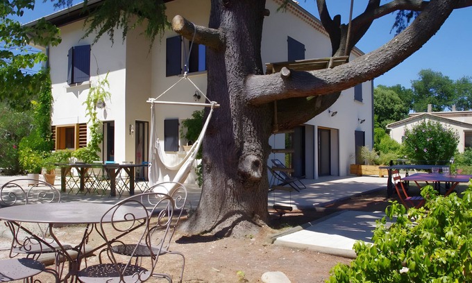 Bourg-Saint-Andeol Casa | Holiday Home 'Le Grand Cèdre - South Ardèche'