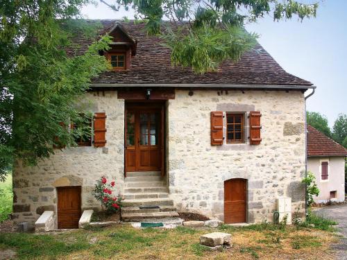La Chapelle-aux-Saints Casa | Holiday Home Maison Bonneval by Interhome