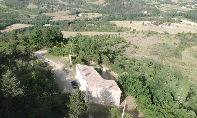 La Motte-Chalancon Casa | Casa de vacaciones 'Fonfroide, Drome Provençale' con vistas a la montaña y jardín privado