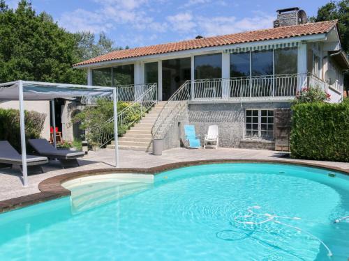 Saint-Vivien-de-Medoc Casa | Holiday Home Crabot by Interhome