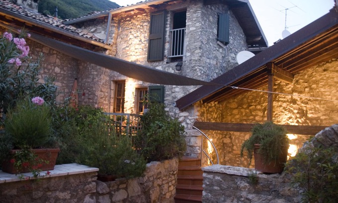 Muslone Casa | Cómoda casa de vacaciones en el centro histórico de Muslone, Gargnano